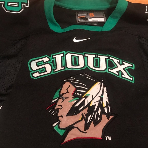 Nike Other - Vintage UND Fighting Sioux Black Jersey S
